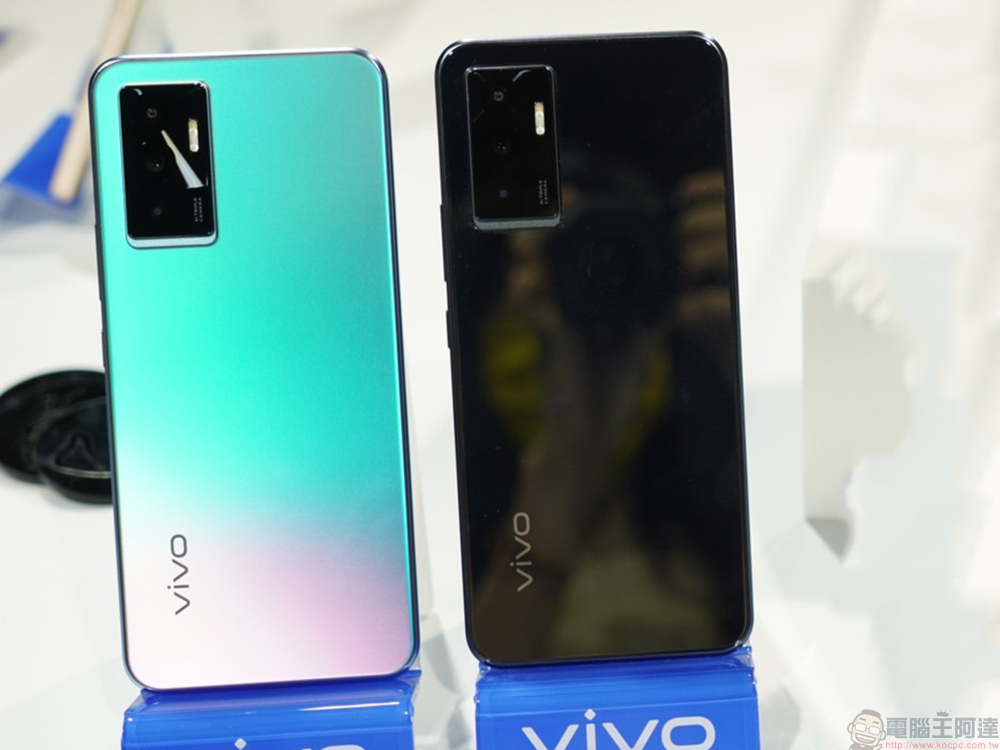 vivo V23 5G 系列醫美級自拍旗艦登場，有個性的美最美 - 電腦王阿達