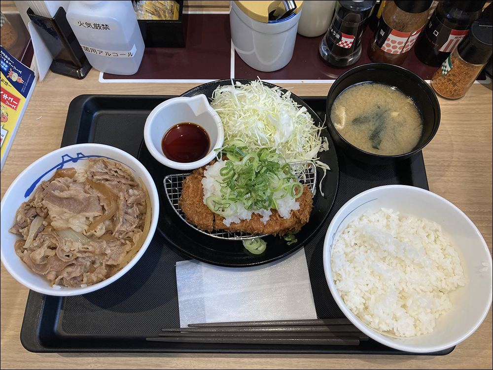 日本連鎖炸豬排店「松乃家」取消白飯自助續碗，網友表示因此一年內瘦了11.6公斤 - 電腦王阿達