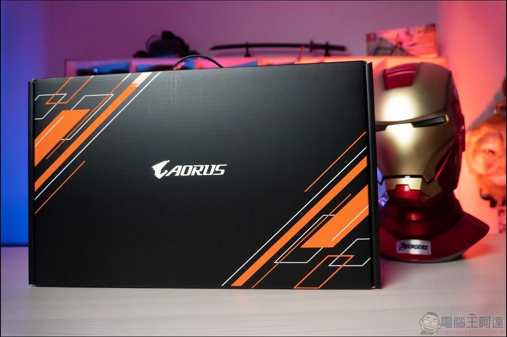 技嘉 AORUS 15 XE4 炫影黑電競筆電開箱 - 01