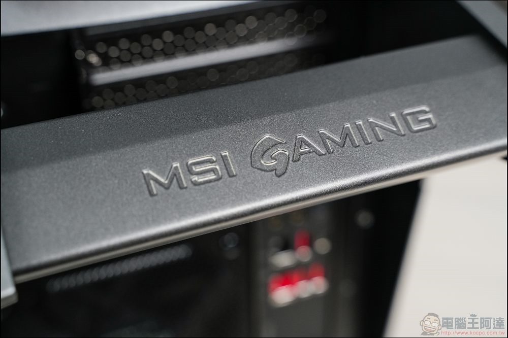 MSI MEG Aegis Ti5 12th 開箱評測 - 11