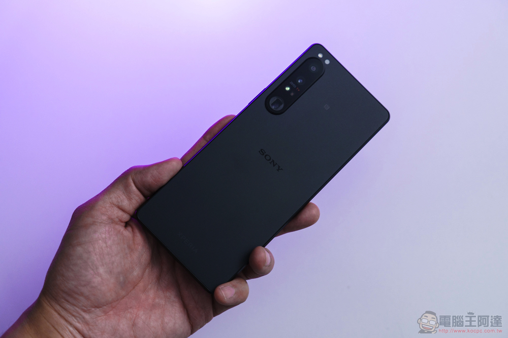 美型極速旗艦 Sony Xperia 1 IV 重點實測：三鏡頭 4K 120FPS 錄影、無縫光學變焦的黑科技相機手機 - 電腦王阿達