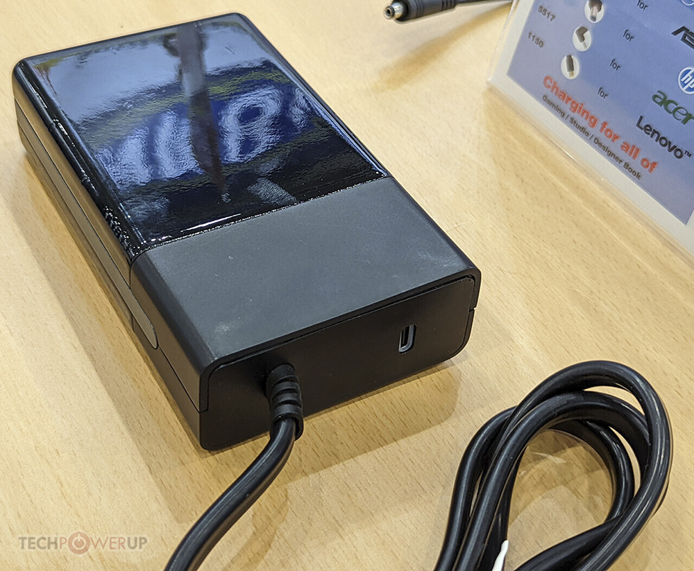 340W GaN 充電器驚現 Computex，還有把雙 USB-C 合為 240W 輸出的配件 - 電腦王阿達