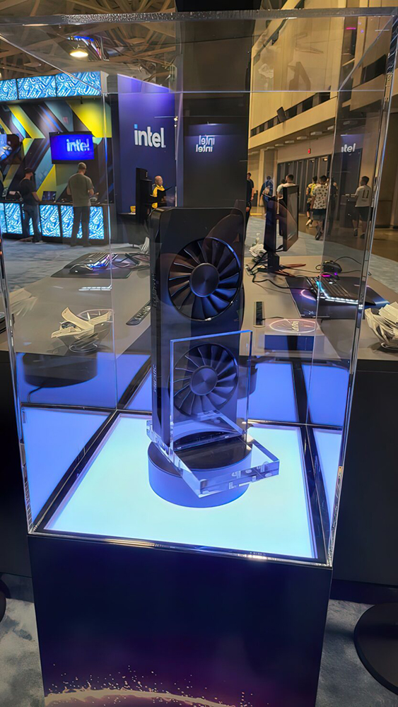 Intel 旗艦 Arc 限量版遊戲顯卡於國外展出，配備完整 ACM-G10 GPU - 電腦王阿達