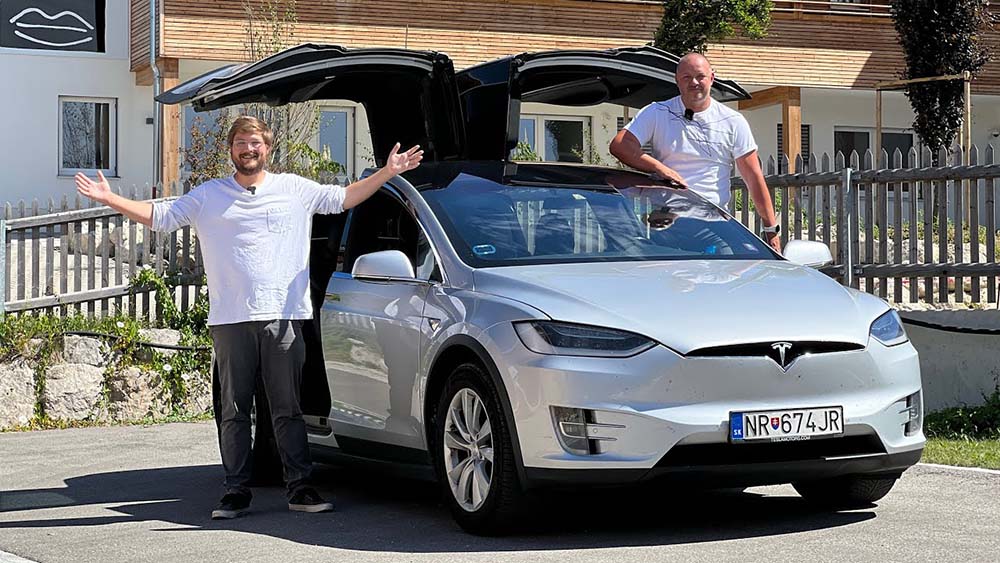 國外 Tesla Model X 車主 5 年行駛超過 32 萬公里，電池僅衰退 10%，還大多都用超充 - 電腦王阿達