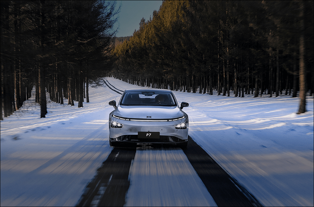 因眼睛太小，中國車主遭小鵬P7 電動車的 NGP 自動輔助駕駛系統誤判在睡覺，連帶波及到同樣小眼睛的汽車博主 - 電腦王阿達