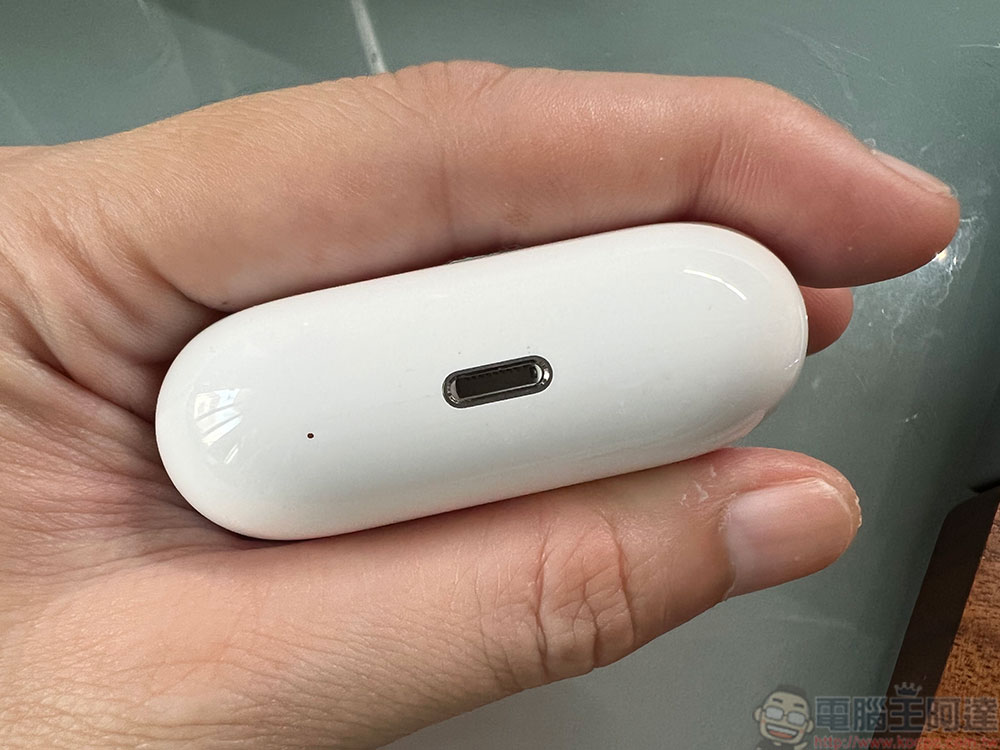 當你的 AirPods 充電盒忽然無法充電該怎麼辦？送修前先排除問題 - 電腦王阿達