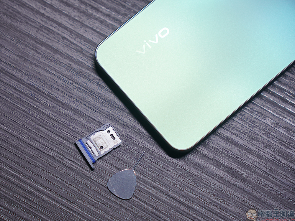 vivo V25 Pro 5G、vivo V25 5G 開箱、評測｜全方位人像旗艦、設計質感更升級，續航更持久、最高 66W 快充！ - 電腦王阿達