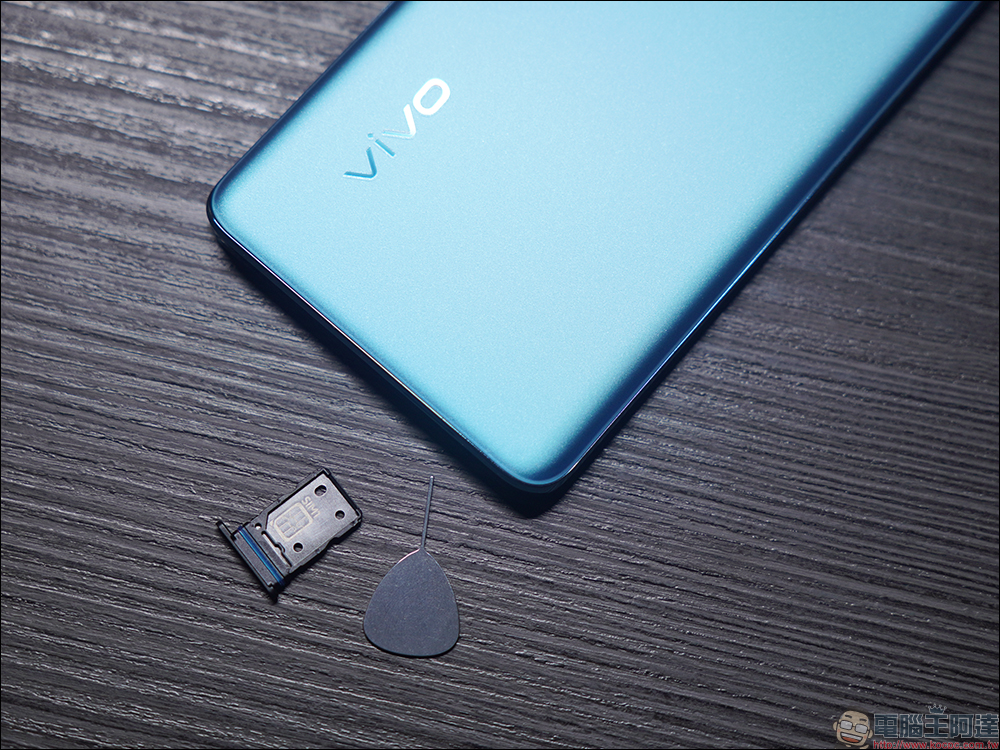 vivo V25 Pro 5G、vivo V25 5G 開箱、評測｜全方位人像旗艦、設計質感更升級，續航更持久、最高 66W 快充！ - 電腦王阿達