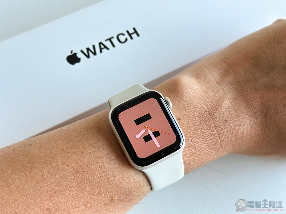 美型也很行！Apple Watch Series 8 / Apple Watch SE 2 開箱體驗 - 電腦王阿達