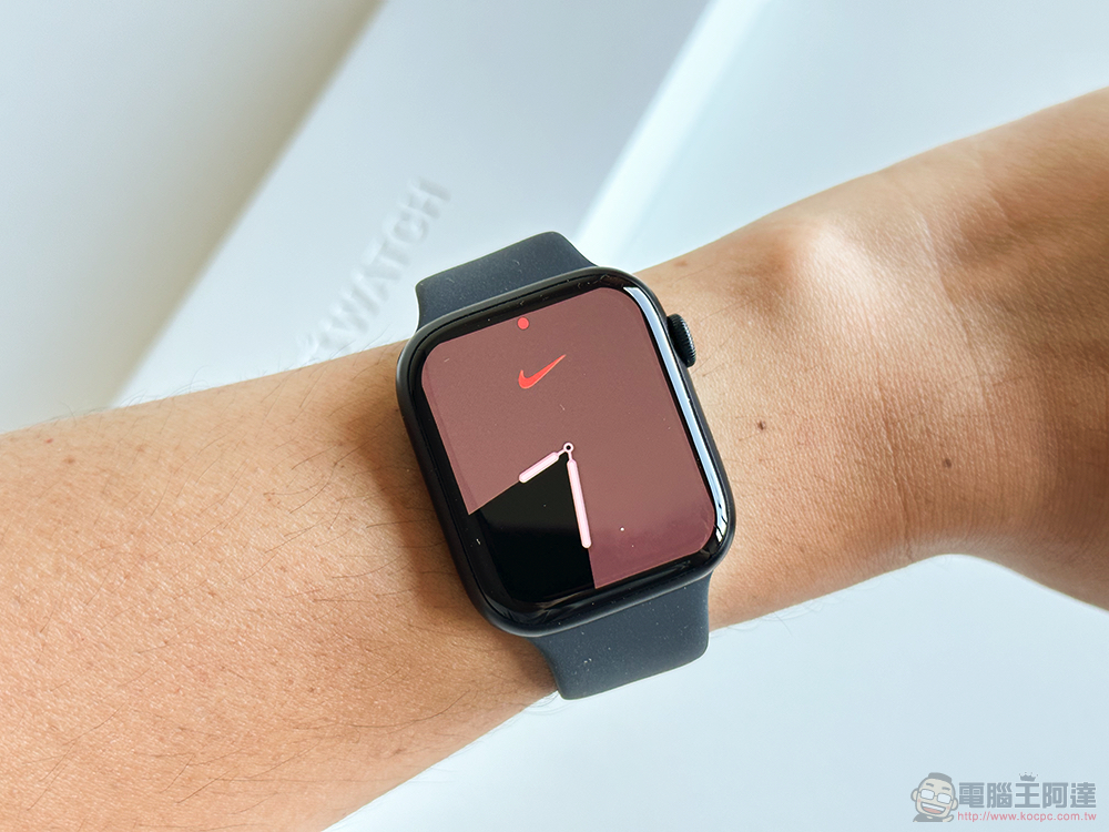 美型也很行！Apple Watch Series 8 / Apple Watch SE 2 開箱體驗 - 電腦王阿達