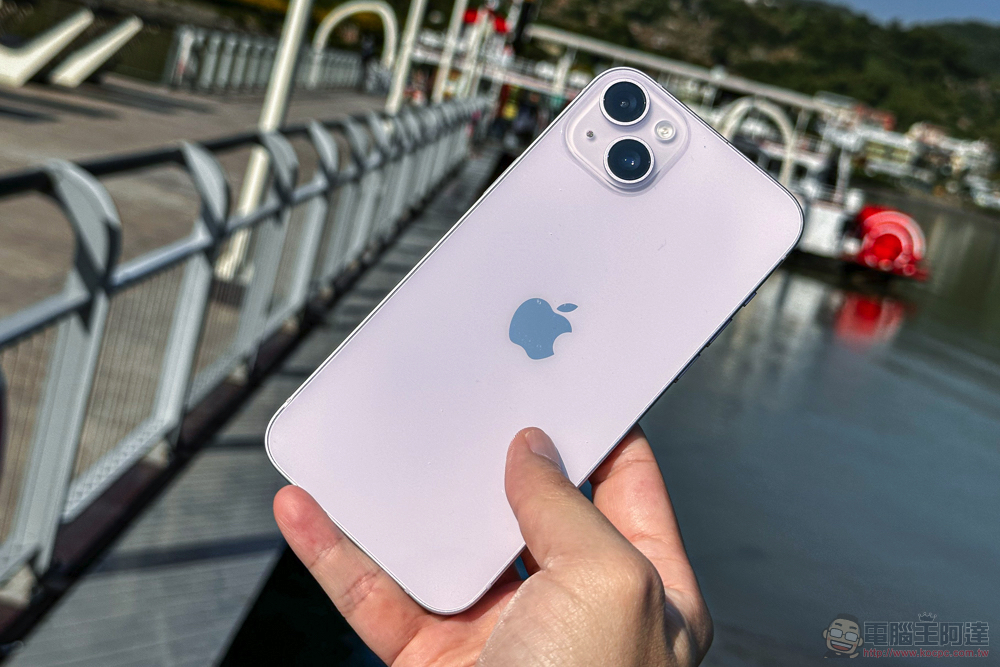 iPhone 14 Plus 開箱體驗：懷念的「Plus」手感，更強大的蘋果遊戲機 - 電腦王阿達