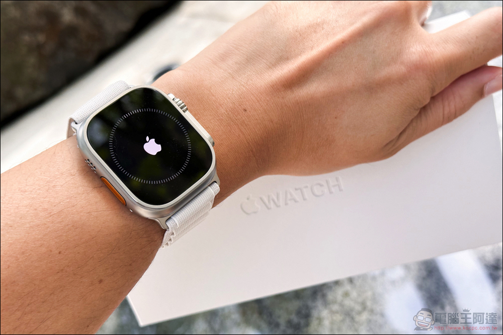 Apple Watch Ultra 的霧面鈦金屬錶殼不喜歡？國外有人成功將它拋成鏡面 - 電腦王阿達