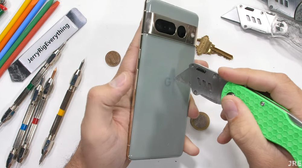 Pixel 7 Pro 耐用性測試出爐！你可能需要裝好一點的保護殼 - 電腦王阿達