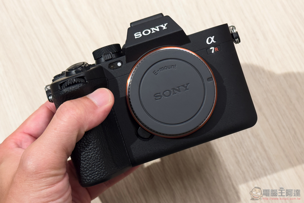 AI 加持微幅調漲，Sony A7R5 全幅無反在台登場動手玩 - 電腦王阿達