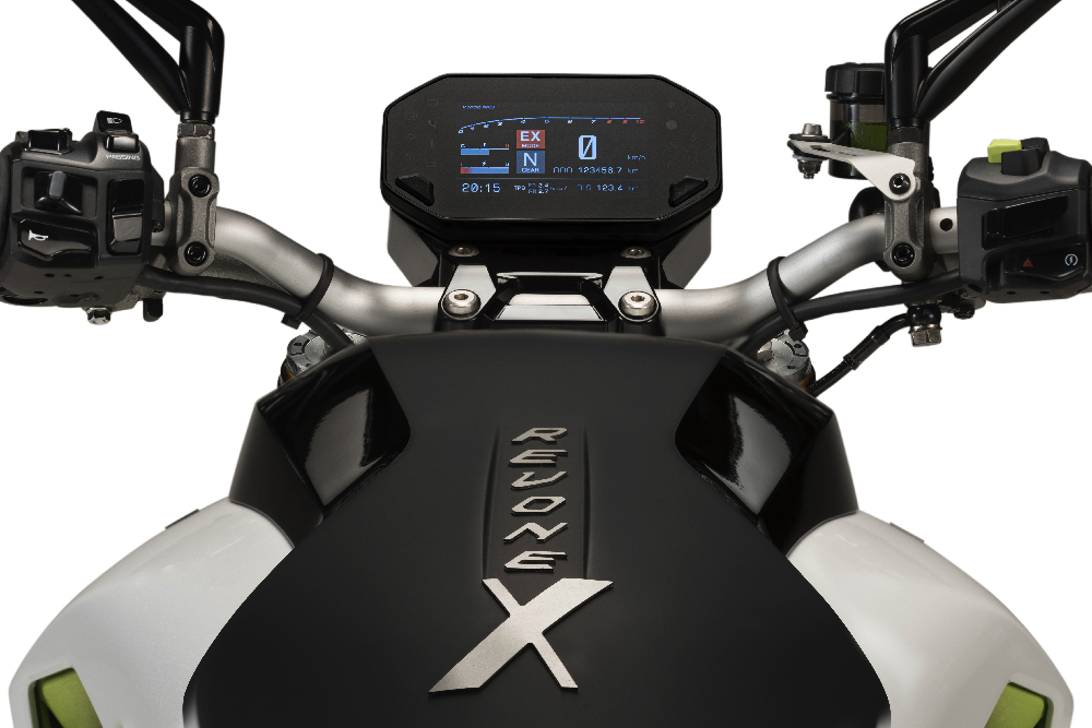 以電能復刻經典！光陽 Ionex 與經典義大利車廠共同發表 MV Agusta Ampelio 概念電動車款 - 電腦王阿達