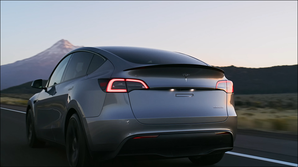 特斯拉 Tesla Model Y 「快銀」全新車色實車首度亮相 - 電腦王阿達