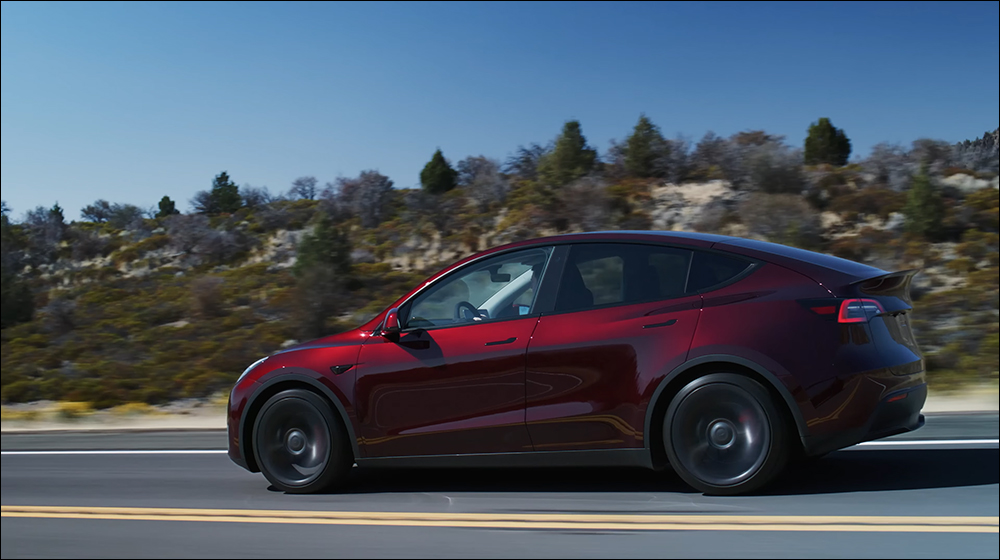 特斯拉 Tesla Model Y 「快銀」全新車色實車首度亮相 - 電腦王阿達