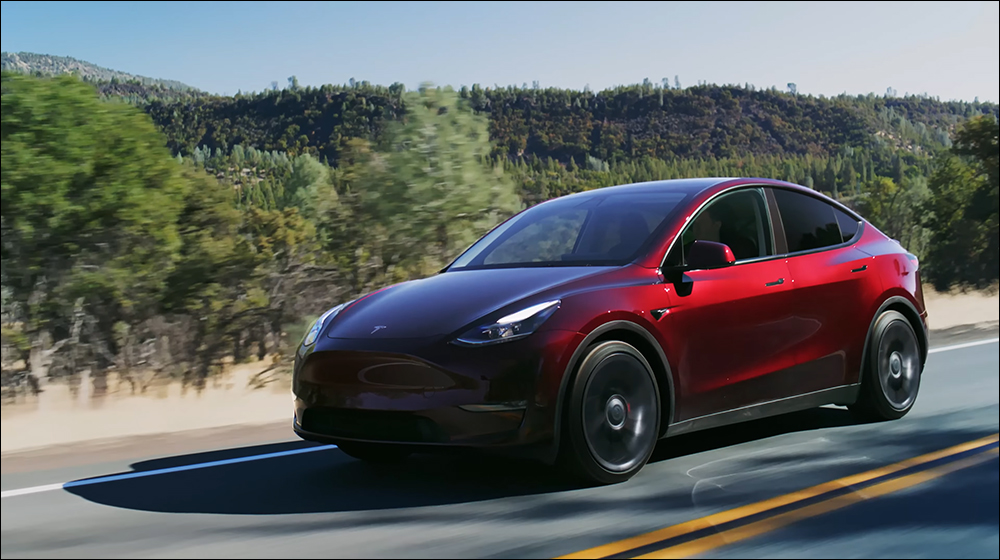 特斯拉 Tesla Model Y 「快銀」全新車色實車首度亮相 - 電腦王阿達