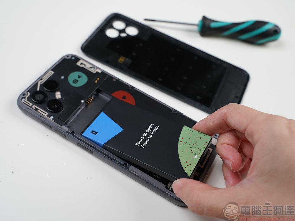 全機模組化的 Fairphone 4 實機上手：可自行維修拆解，對消費者、環境最公平的環保手機 - 電腦王阿達