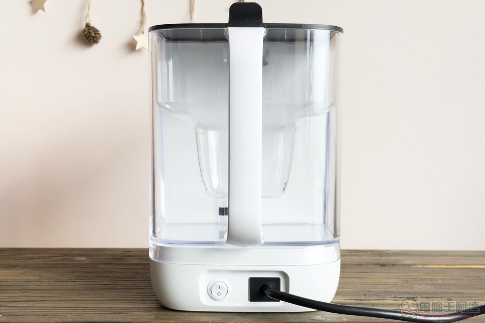 BRITA Model ONE 智能瞬熱 UVC 滅菌開飲機 開箱！4 重深層濾淨化、光觸滅菌、不鏽鋼厚膜瞬熱技術 輕鬆得到「你要的水」 - 電腦王阿達