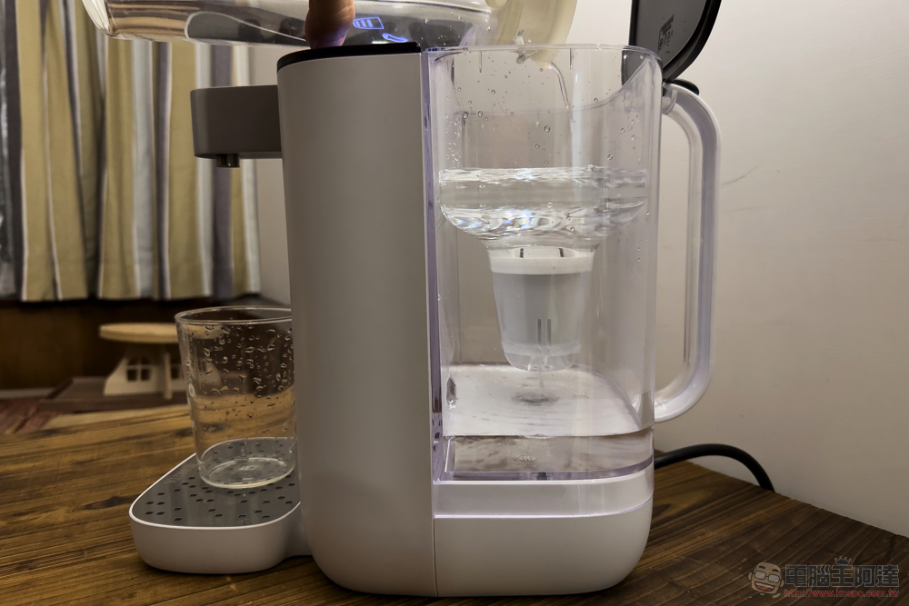 BRITA Model ONE 智能瞬熱 UVC 滅菌開飲機 開箱！4 重深層濾淨化、光觸滅菌、不鏽鋼厚膜瞬熱技術 輕鬆得到「你要的水」 - 電腦王阿達