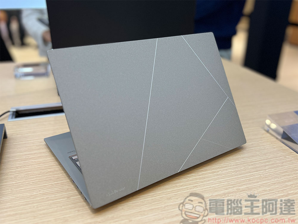 ASUS 全系列 OLED 新機報到，DialPad 廣泛配置實現靈活操作新境界 - 電腦王阿達