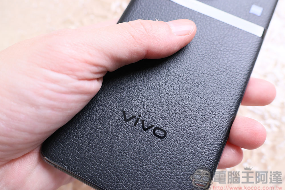 vivo X90 Pro、X90 開箱實拍：徒手輕鬆捕捉星空月球，蔡司加持唯美耀斑人像 - 電腦王阿達