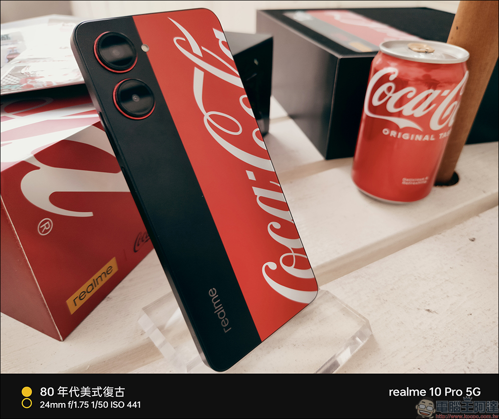 最受歡迎快樂水！realme 10 Pro 可口可樂聯名限定版 Coca-Cola Edition 動眼看， realmeow 限定公仔同步亮相！ - 電腦王阿達