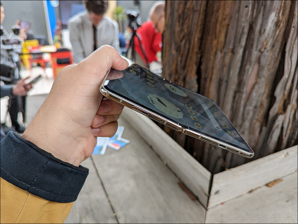 外媒實測發現 Google Pixel Fold 無法完全展開 180度 - 電腦王阿達