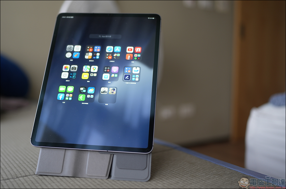 VATORA 磁吸飛行系列平板保護套＋手機錢包支架開箱，滿足 iPad 與 iPhone 用戶的所有支架需求！ - 電腦王阿達