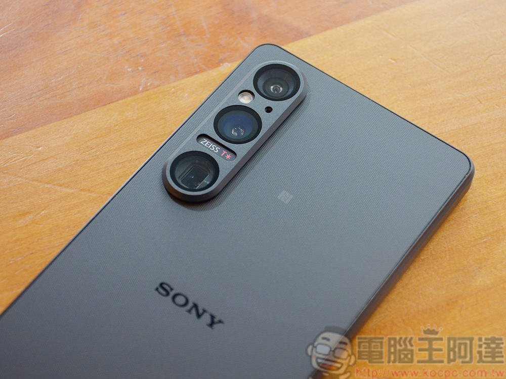 Xperia 1 V 旗艦登場，膜斯密碼imos藍寶石/康寧保貼、軍規保護殼、藍寶石鏡頭貼一次到位 - 電腦王阿達