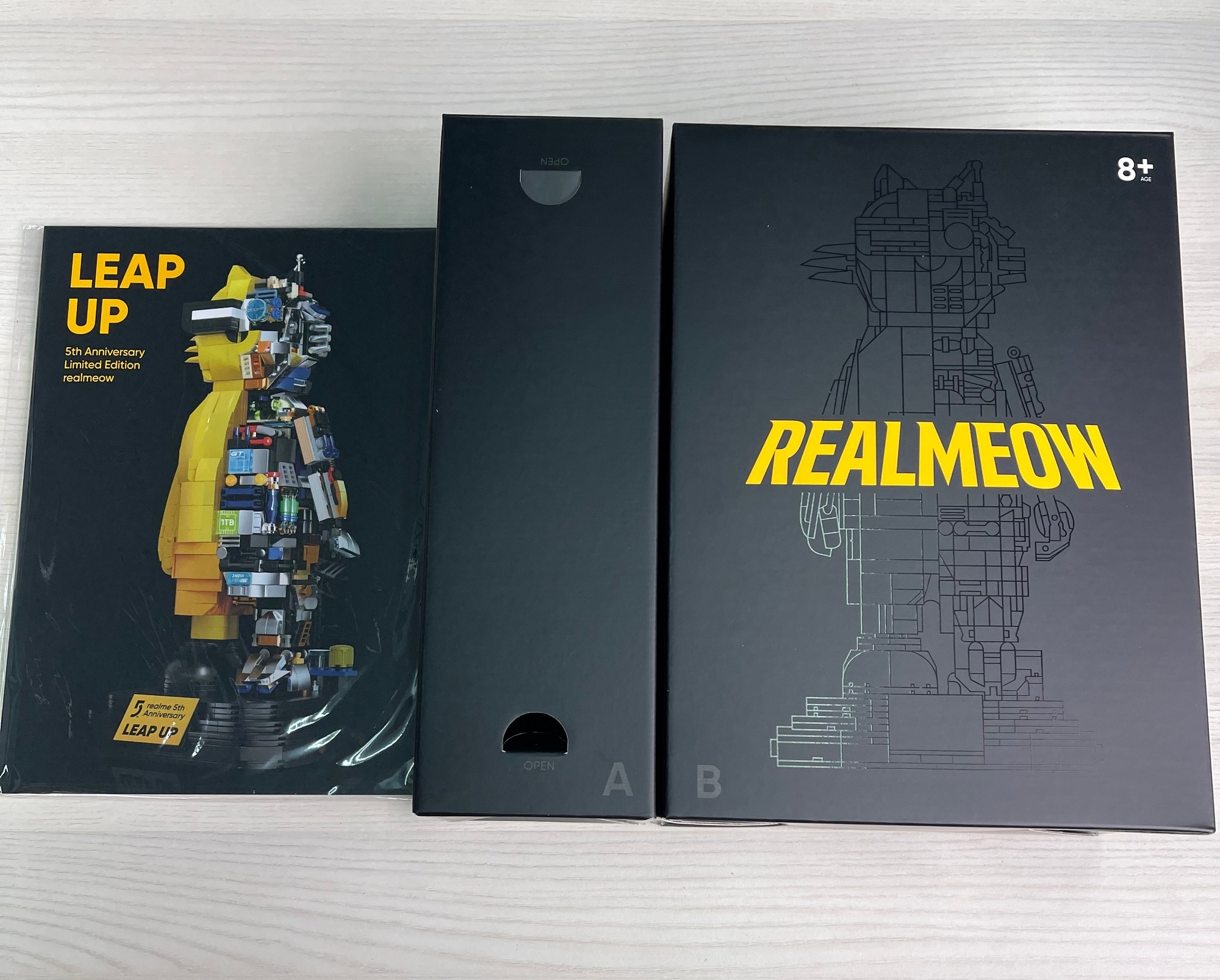 realme五週年特別紀念品，科技感滿滿的 realmeow 機器貓積木動眼看 - 電腦王阿達