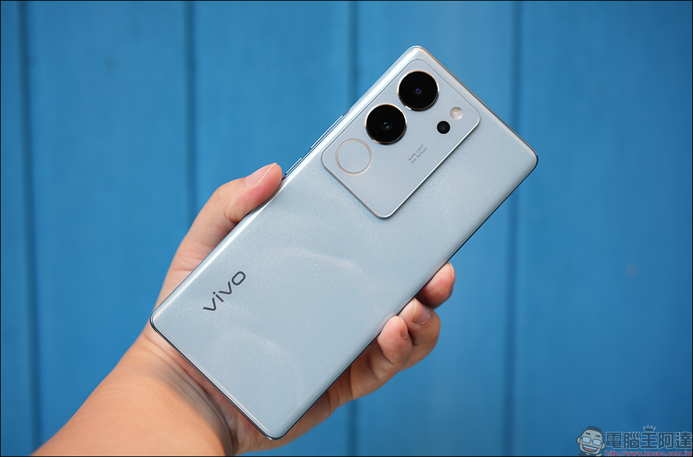 vivo V29 5G 光環乍現｜神級美拍人像旗艦手機開箱，柔光升級更智慧 - 電腦王阿達