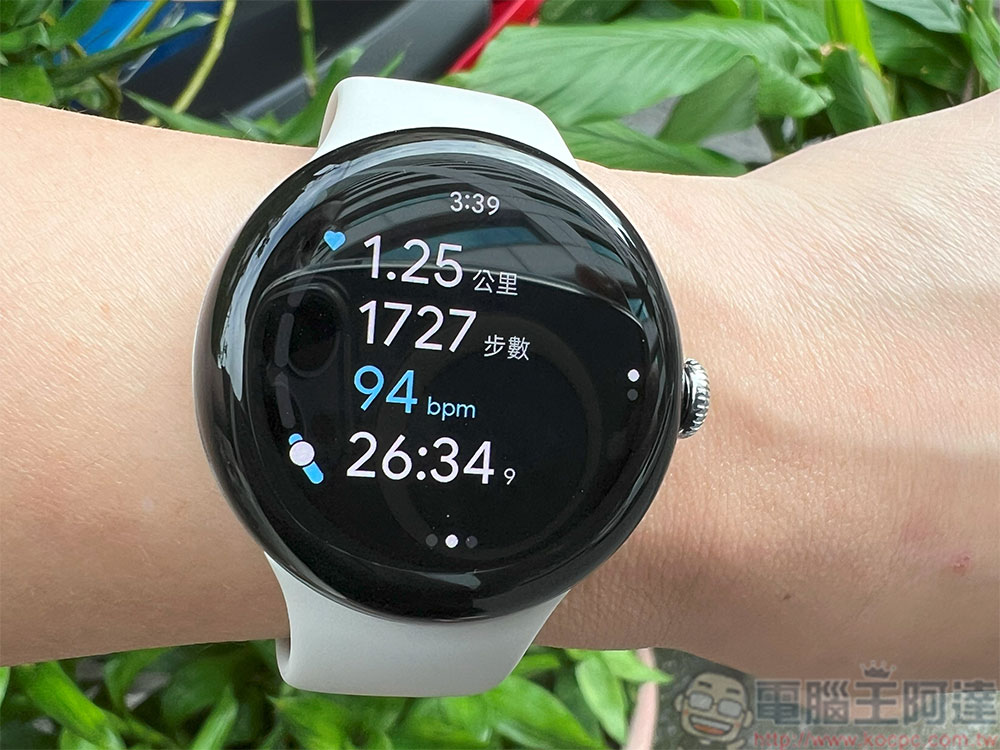 Google Pixel Watch 2 開箱上手：續航更長、速度更快、操作更順暢 - 電腦王阿達