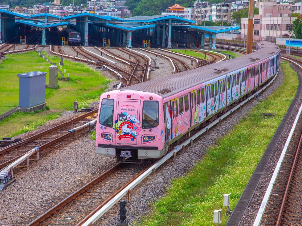 北捷「HELLO KITTY彩繪列車」上路 「台北捷運Go」App一功能輕鬆追車 - 電腦王阿達