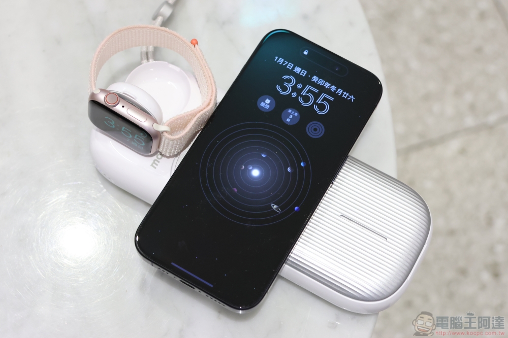 momax 三合一無線充電行動電源，iPhone、Apple Watch、AirPods 一次充好 - 電腦王阿達