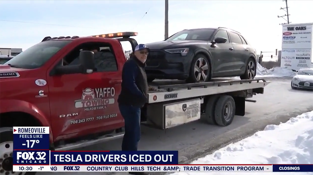 極端寒冷天氣導致 Tesla 無法充電，圍繞超充站形成「電動車墳場」奇景 - 電腦王阿達