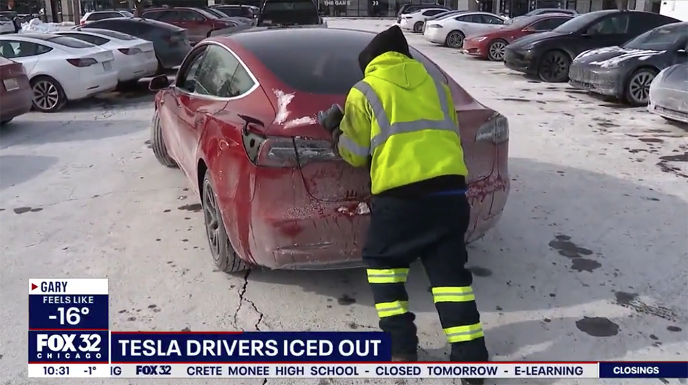 極端寒冷天氣導致 Tesla 無法充電