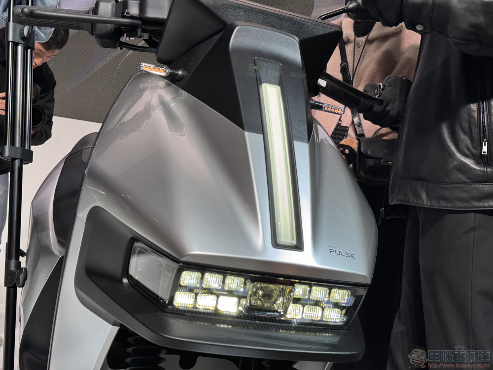 9kW 新動力！Gogoro Pulse 旗艦新車發表：智慧觸控儀表、先進頭燈搭載 - 電腦王阿達