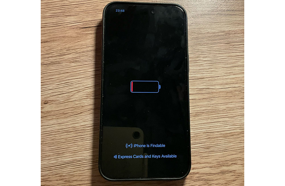 iOS 18 更新功能彩蛋：沒電關機仍能看時間（支援機型看這裡） - 電腦王阿達