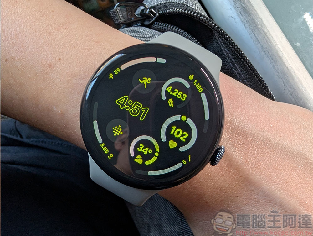 Pixel Watch 3 （45mm）開箱實測：螢幕更大、亮度更高、續航更持久 - 電腦王阿達