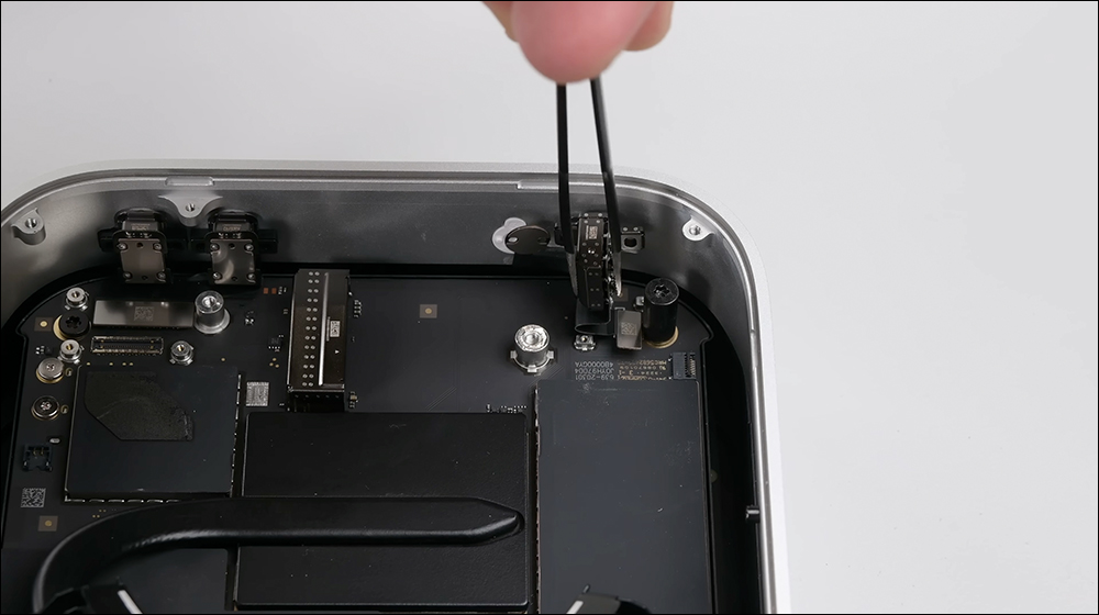 M4 Mac mini 的 iFixit 拆解報告出爐，可維修評級 7 分 - 電腦王阿達