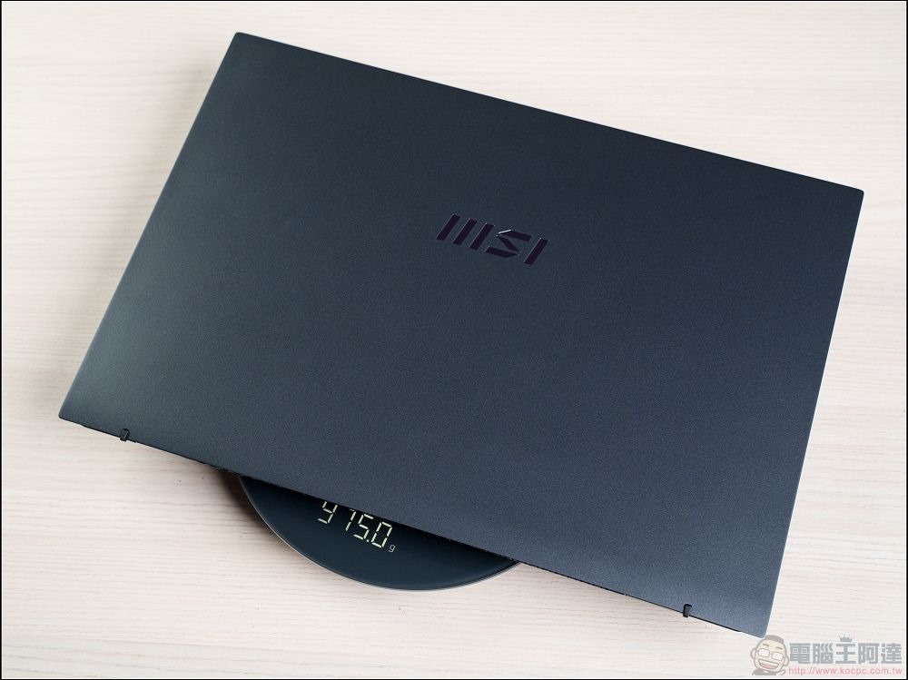 MSI Prestige 13 AI  Evo A2VMG-011TW 開箱 - 03