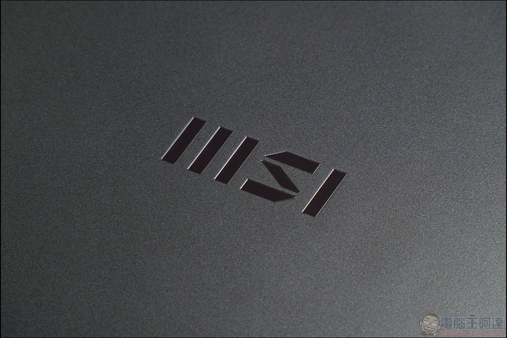 MSI Prestige 13 AI  Evo A2VMG-011TW 開箱 - 07