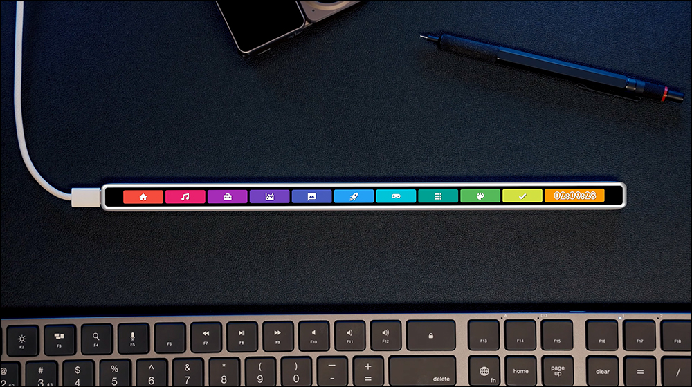 MacBook Pro 的 Touch Bar 強勢回歸？Flexbar 推出外接式觸控顯示條，支援多系統裝置、比原廠更豐富功能 - 電腦王阿達