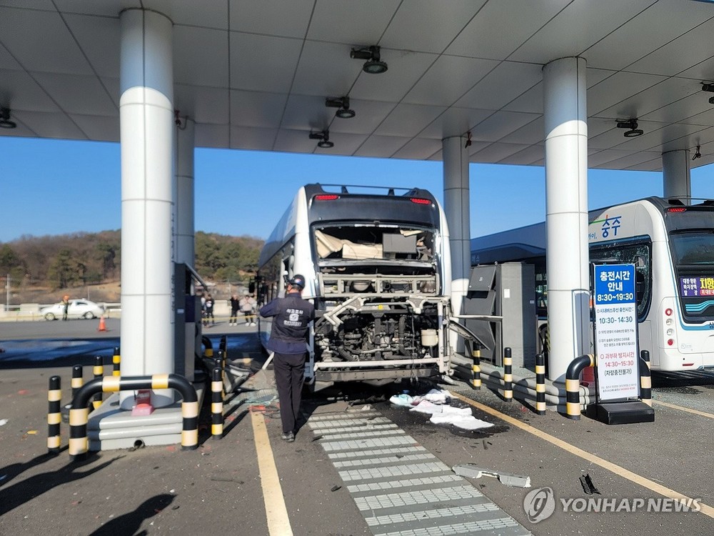 韓國發生氫能源公車爆炸事件：3人受傷，氫能車安全引發關注 - 電腦王阿達