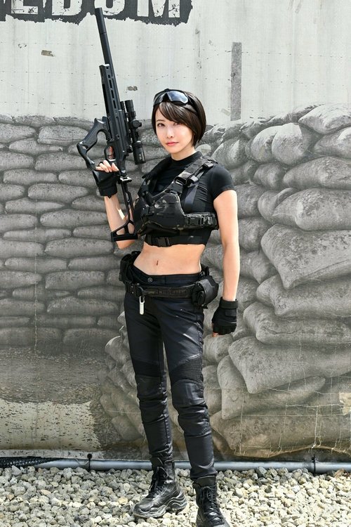 日本美魔女 Coser 完美還原惡靈古堡角色 Ada wang 形象，本業竟是成人漫畫家 - 電腦王阿達