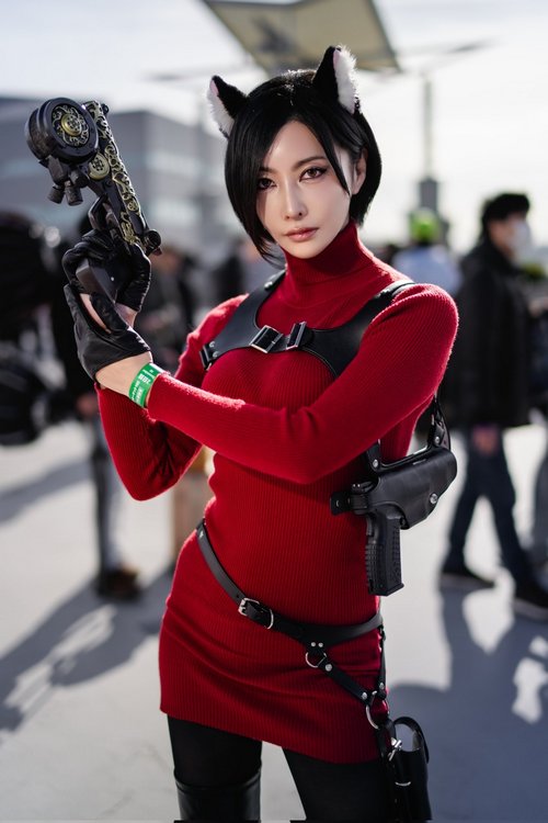 日本美魔女 Coser 完美還原惡靈古堡角色 Ada wang 形象，本業竟是成人漫畫家 - 電腦王阿達