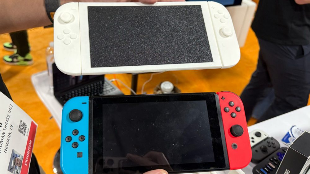 任天堂 Switch 2 還沒發表，配件商竟在CES 2025提前曝光主機與配件模型 - 電腦王阿達