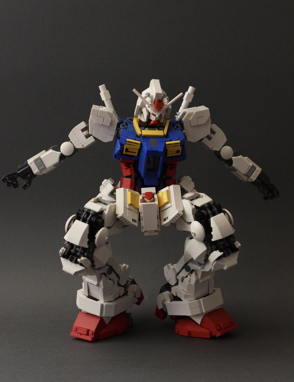 想買！日本樂高玩家製作全身可動的 RX-78-2 樂高鋼彈 - 電腦王阿達